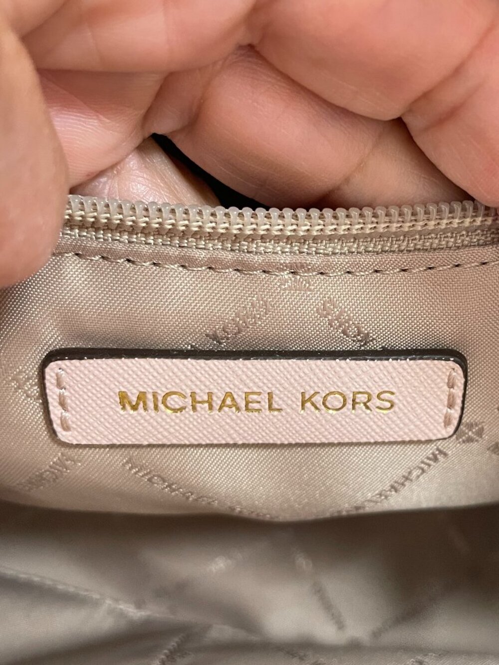 Michael Kors Jet Set Travel Medium Dome Shoulder Crossbody in Pink Leather & COA - Picture 11 of 16